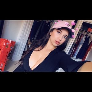 Meet your Posher, Caarina